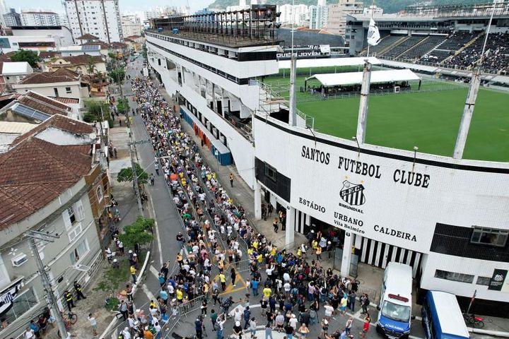FIFA đề nghị đặt tên sân vận động theo 'Vua bóng đá' Pele