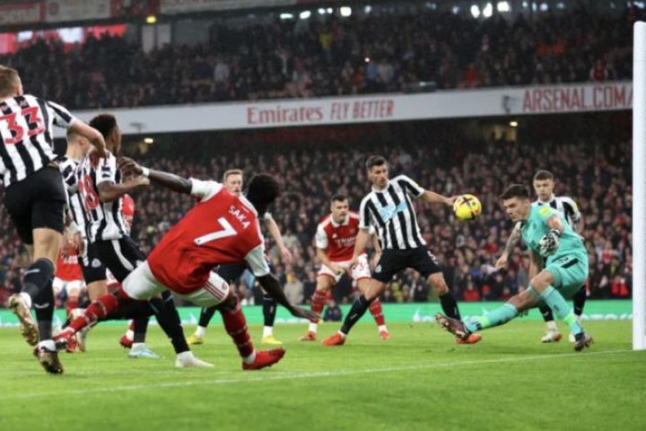 Arsenal đứt mạch thắng trên sân nhà