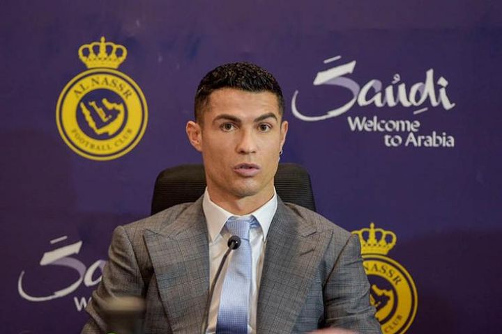 Ronaldo phát biểu 'gây cười' ngày ra mắt Al Nassr, bị triệu fan mỉa mai