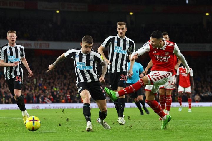 Newcastle khiến Arsenal sảy chân trong cuộc đua vô địch Ngoại hạng Anh