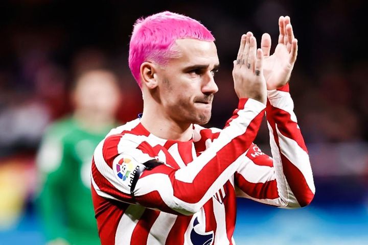 Pha bật nhảy, kiến tạo một chạm của Griezmann