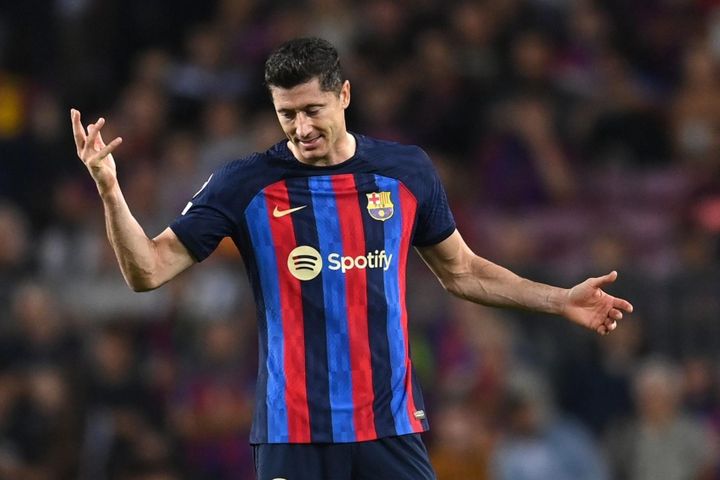 Lewandowski bị treo giò 3 trận