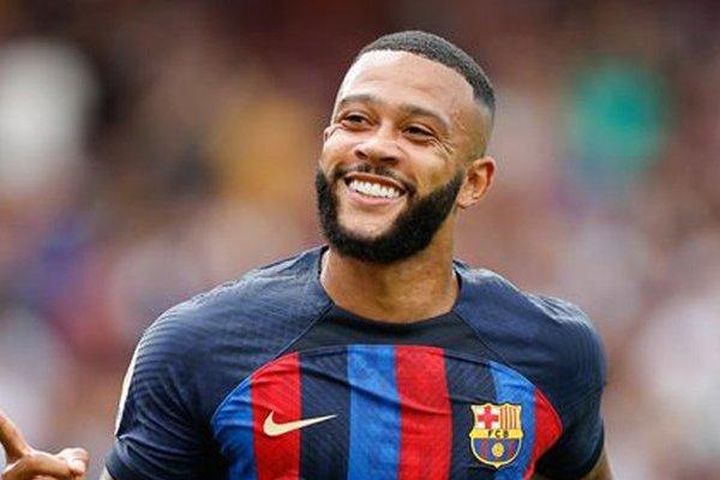 Chuyển nhượng ngày 5/1: M.U gây sốc với Depay