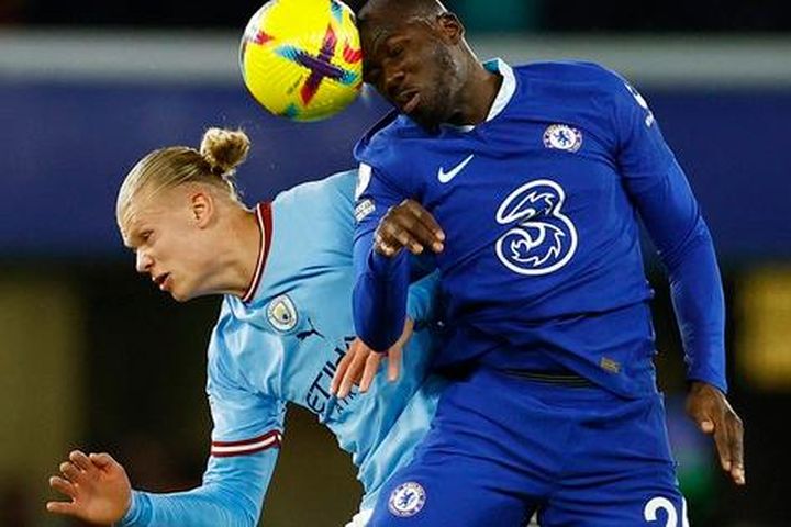 Chelsea thất trận sân nhà, Man City ung dung chạy đua ngôi đầu Ngoại hạng Anh