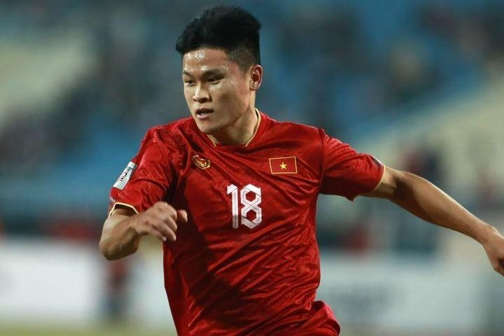 Đội tuyển Việt Nam thăng tiến trên bảng xếp hạng FIFA; Chelsea công bố tân binh trị giá 38 triệu euro