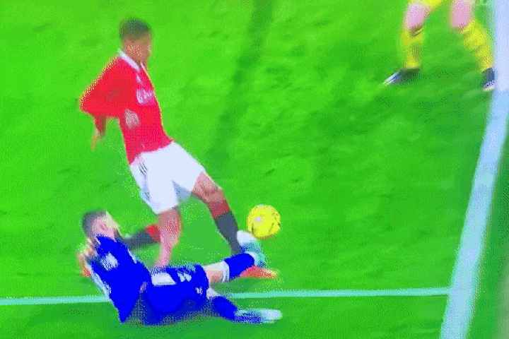 Roy Keane: De Gea chơi như say rượu