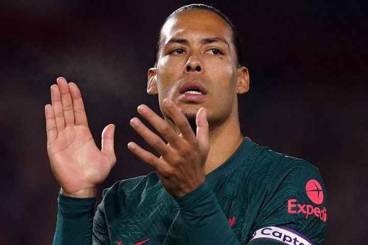 Van Dijk có thể nghỉ hơn một tháng