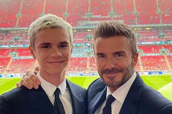 Con trai David Beckham gia nhập CLB Ngoại hạng Anh