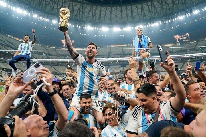 FIFA điều tra tuyển Argentina sau World Cup