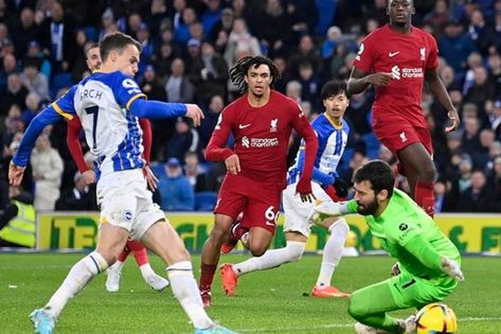 Thua đậm Brighton 0-3, Liverpool trượt dài giải Ngoại hạng Anh