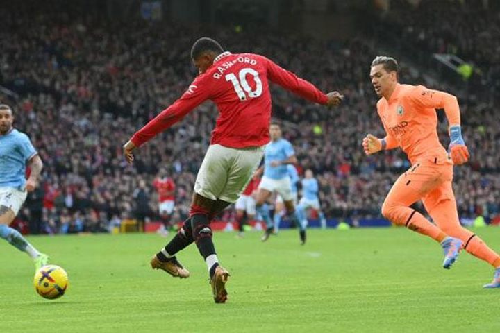 Những điểm nhấn trong trận derby thành Manchester