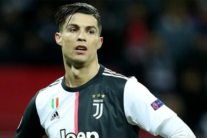 Tin mới nhất bóng đá tối 21/1: Ronaldo có thể kiện Juventus