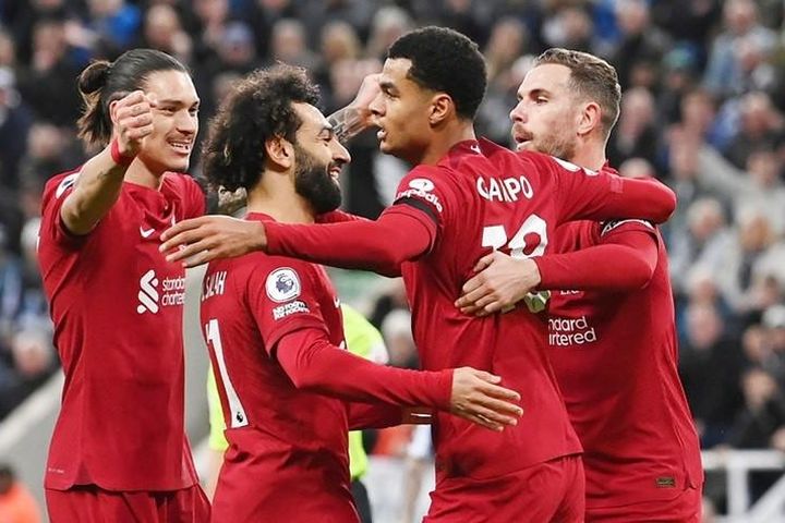 Đánh bại Newcastle, Liverpool trở lại cuộc đua tốp 4