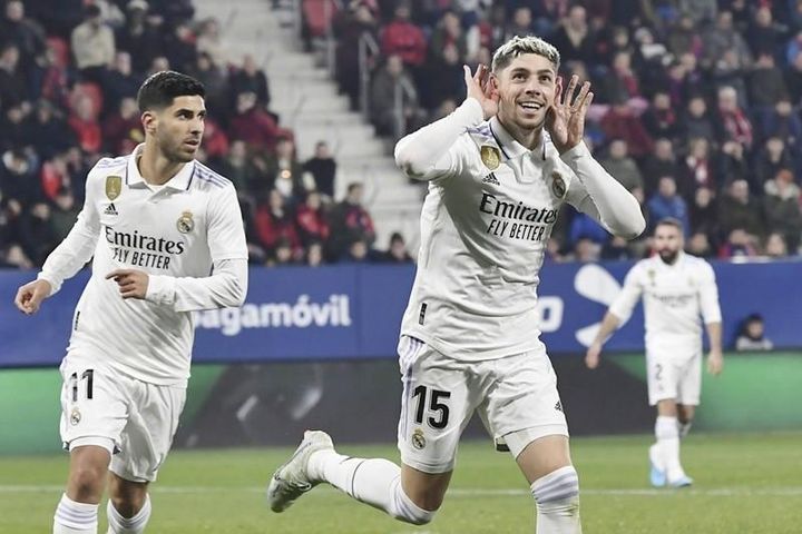 Trong ngày 'đen đủi' của Vinicius, Real Madrid vẫn thắng để thu hẹp cách biệt