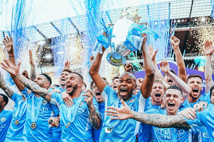 Man City bị 'đánh' hội đồng?