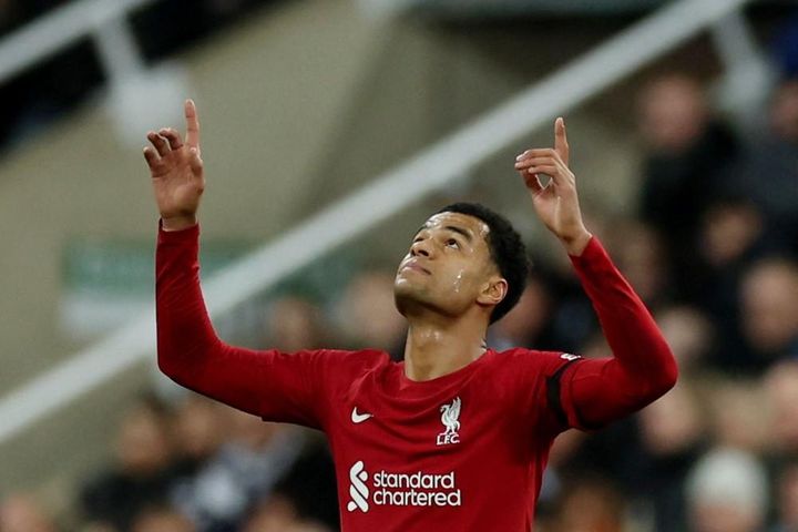 Kết quả bóng đá hôm nay 19/2: Liverpool bắn hạ 'Chích chòe'