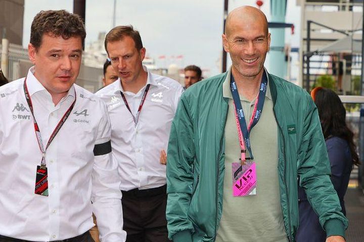 Zidane thông báo thời gian tái xuất giữa tin trở lại Real Madrid