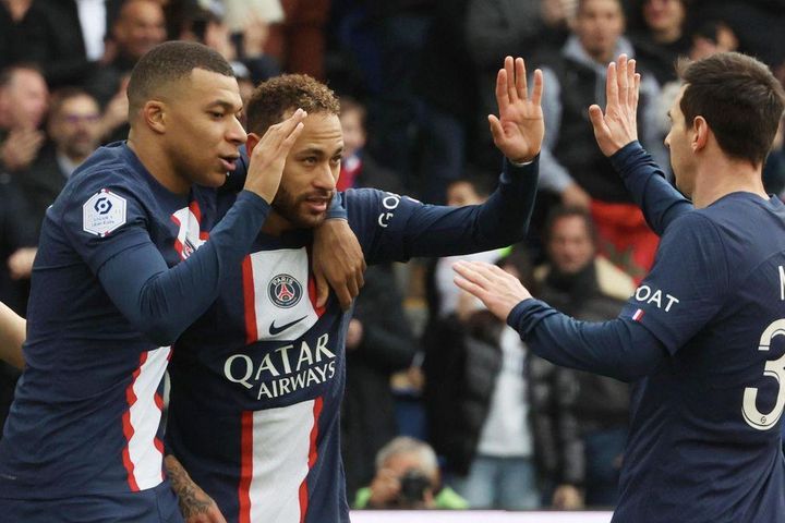Neymar-Mbappe-Messi lập công giúp PSG chiến thắng nghẹt thở