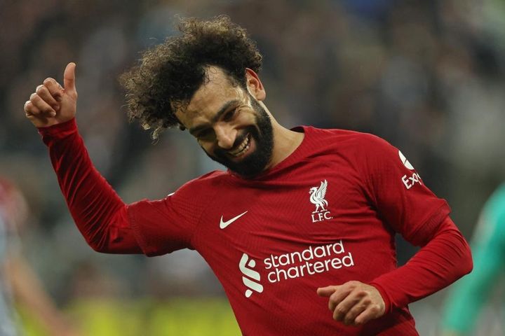 Thắng dễ Newcastle, Liverpool nuôi hy vọng vào top 4 Ngoại hạng Anh