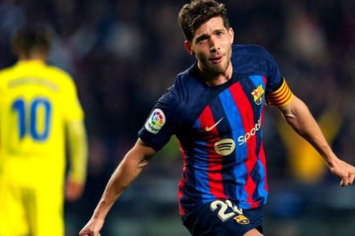 Thắng Cadiz 2-0, Barcelona dẫn đầu bảng La Liga