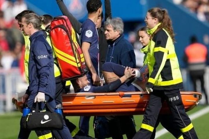 Neymar lỡ đại chiến với Bayern vì chấn thương nghiêm trọng?