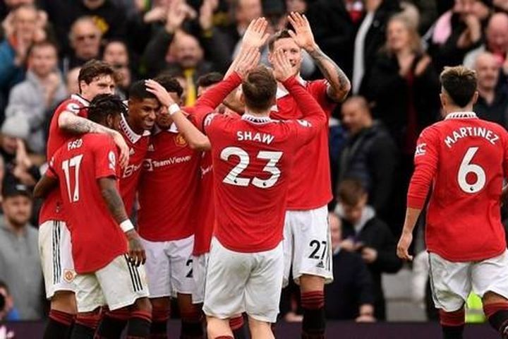 Đại thắng Leicester, MU lập hàng loạt kỷ lục
