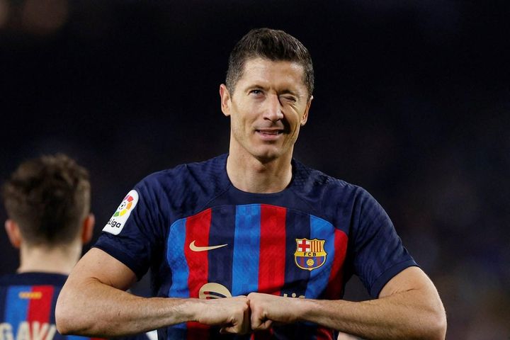 Lewandowski lập công, Barcelona tự tin đấu MU ở Old Trafford
