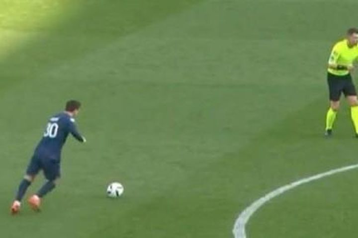 Clip Messi ghi siêu phẩm giúp PSG thắng ở phút bù giờ cuối cùng