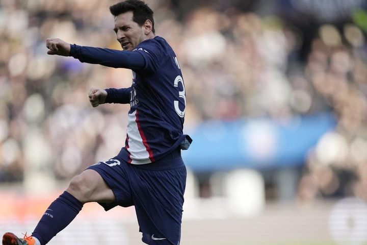 HLV Galtier biết ơn Messi