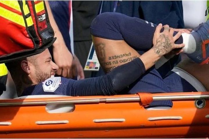 Neymar vắng mặt ở trận tái đấu với Bayern vòng 1/8 Champions League