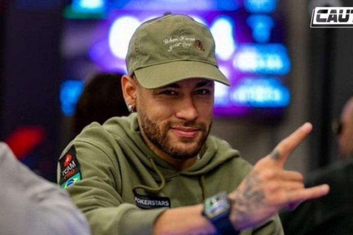 Mbappe lên tiếng về việc Neymar đi đánh bài, nhậu đêm