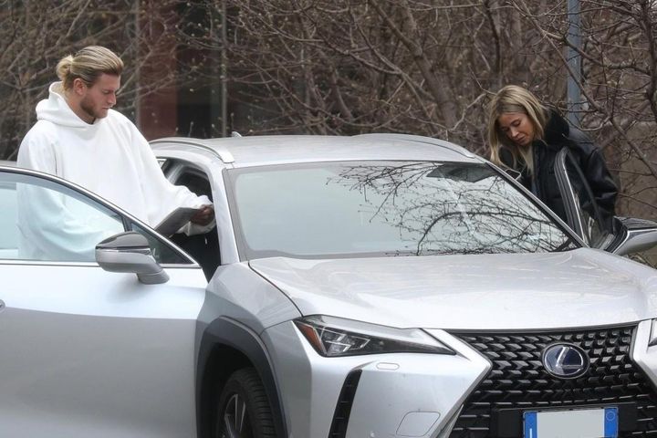 Loris Karius tận hưởng ngày nghỉ ở Milan cùng Diletta Leotta