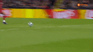 Vinicius rực sáng, Real Madrid đè bẹp Liverpool ở Champions League