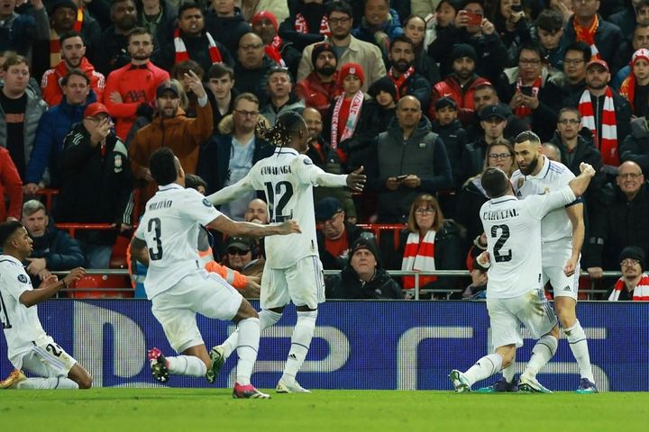 Quay chậm màn ngược dòng điên rồ của Real Madrid trước Liverpool