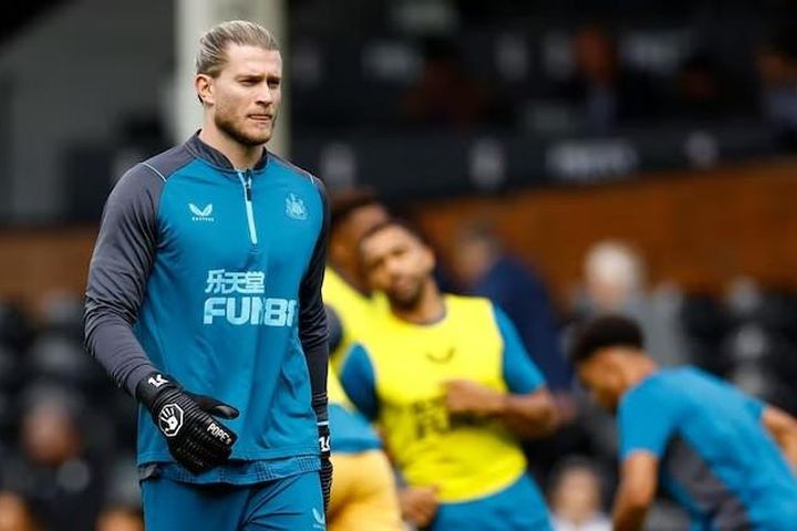 Newcastle liều để Karius đấu MU, không kháng cáo thẻ đỏ Nick Pope