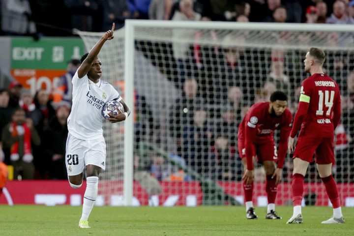 Real vùi dập Liverpool ngay tại Anfield