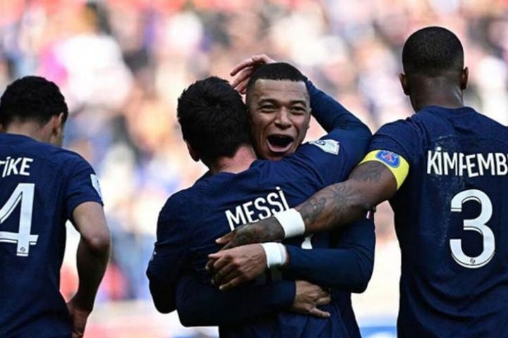 Huyền thoại Gullit nói Mbappe ngang tầm với Messi, lý giải vì sao PSG sẽ thất bại