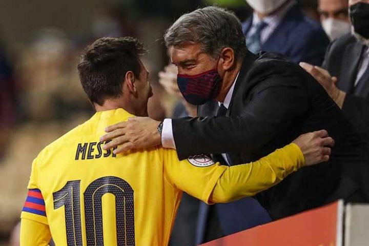 Messi để ngỏ trở về Barca: Từ chối gia hạn PSG, bố M10 gặp chủ tịch Laporta