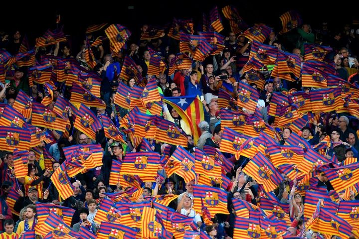 Hàng nghìn CĐV Tây Ban Nha sang Anh tiếp lửa cho Barca trong trận 'đại chiến' với MU