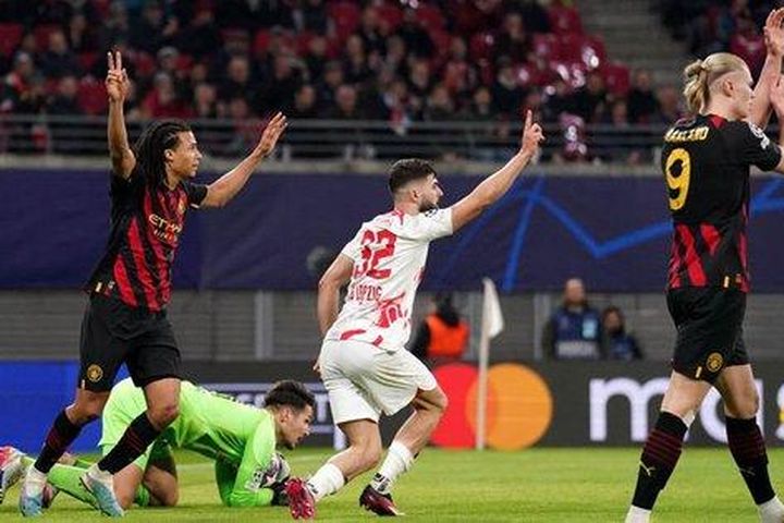 Vì sao Man City không được hưởng quả phạt đền gây tranh cãi ở cuối trận?