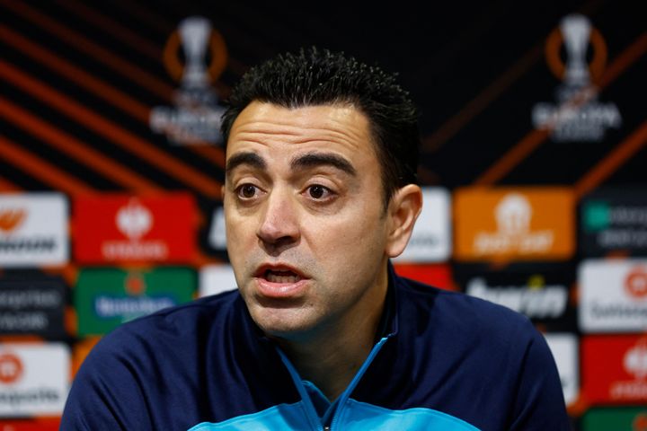 Xavi ủng hộ chủ Qatar mua lại MU