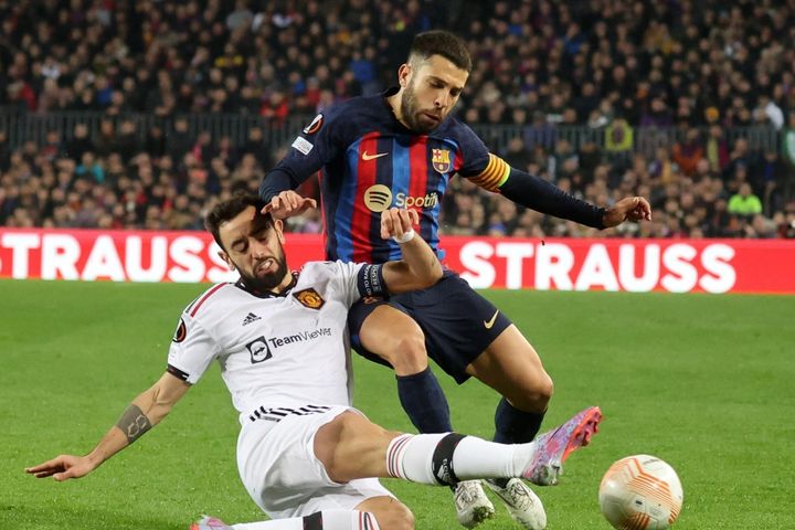Xavi áp dụng chiến thuật mới trước MU?