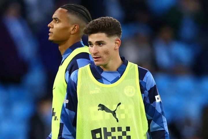 Nhà vô địch thế giới bị quên lãng ở Man City