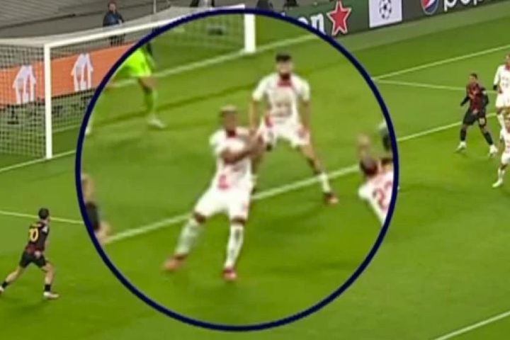 Man City bị 'cướp' phạt đền trong trận hòa RB Leipzig?