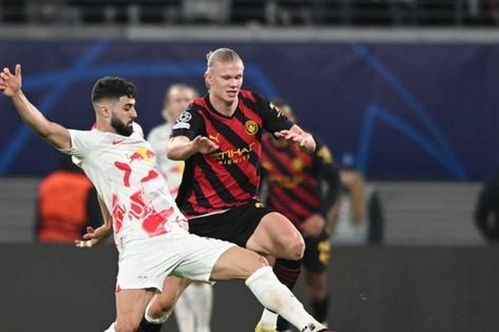 Erling Haaland lại mất hút, Man City thể hiện 2 bộ mặt trước Leipzig
