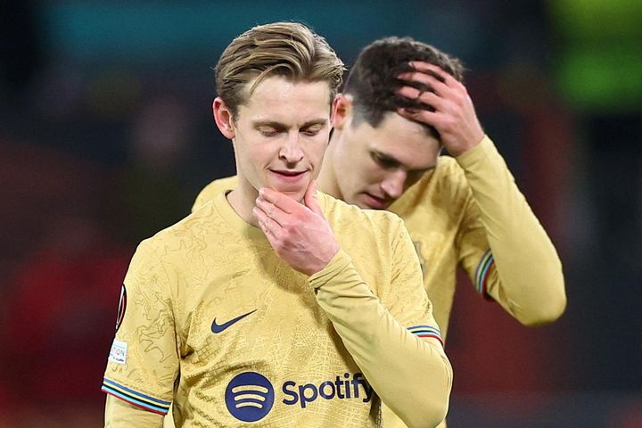 Frenkie de Jong bị chế nhạo tại Old Trafford