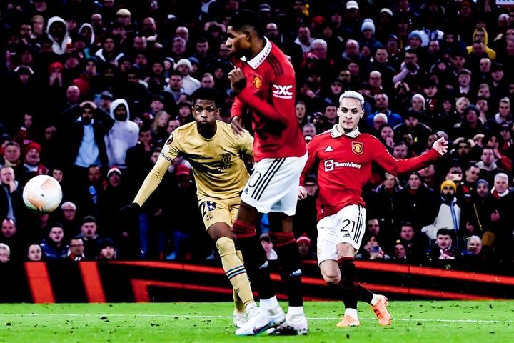 Cú cứa lòng loại Barca khỏi Europa League
