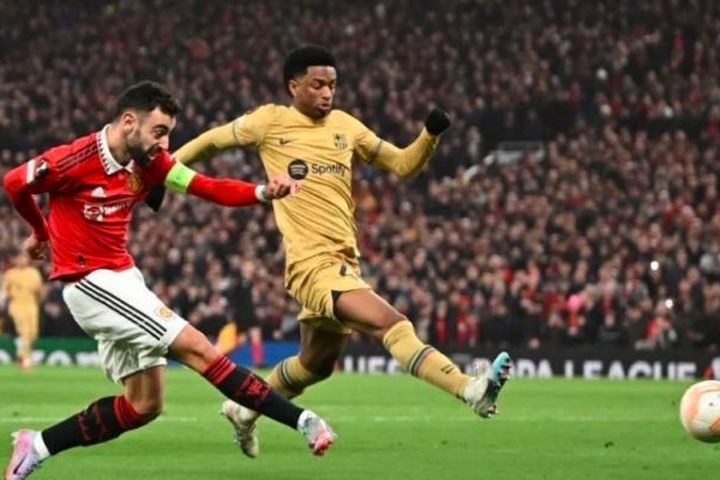 Ngược dòng đánh bại Barca, MU vào vòng 1/8 Europa League
