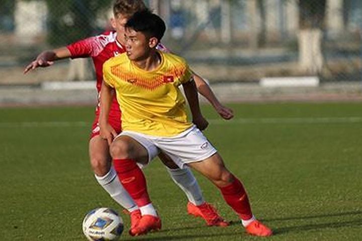Kết quả U20 Việt Nam 0-1 Dubai FC; Quế Ngọc Hải tin Tiến Linh sẽ giành Quả bóng vàng; MU ngược dòng loại Barca