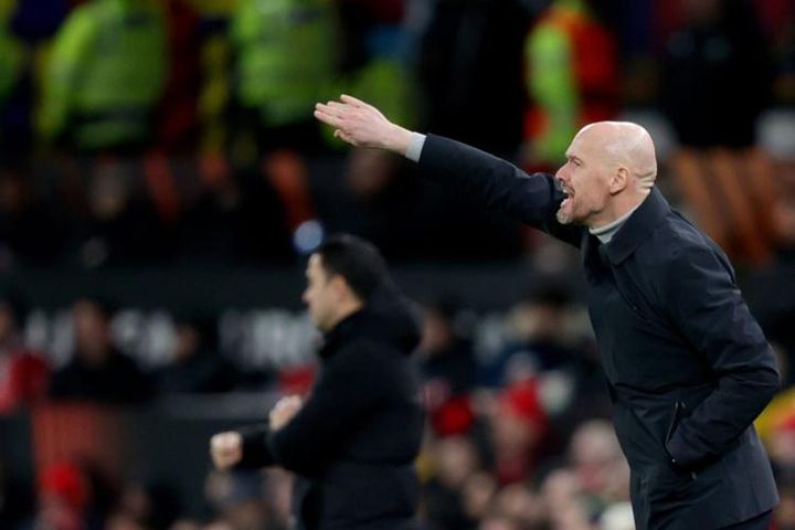 Ten Hag cao tay giúp MU hạ Barcelona: Khóa chặt De Jong, Xavi phải 'bó tay'